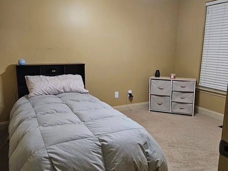 304 Christopher Luke Cir — Photo 16