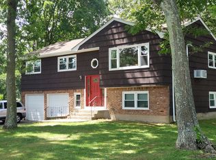 32 Gibbs Pond Rd, Nesconset, NY 11767
