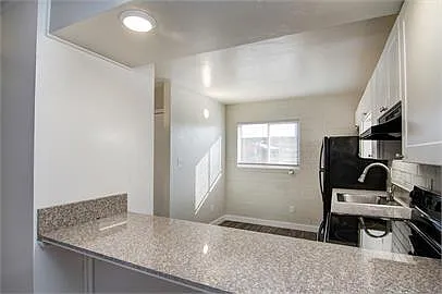 819 N Revere — Photo 22