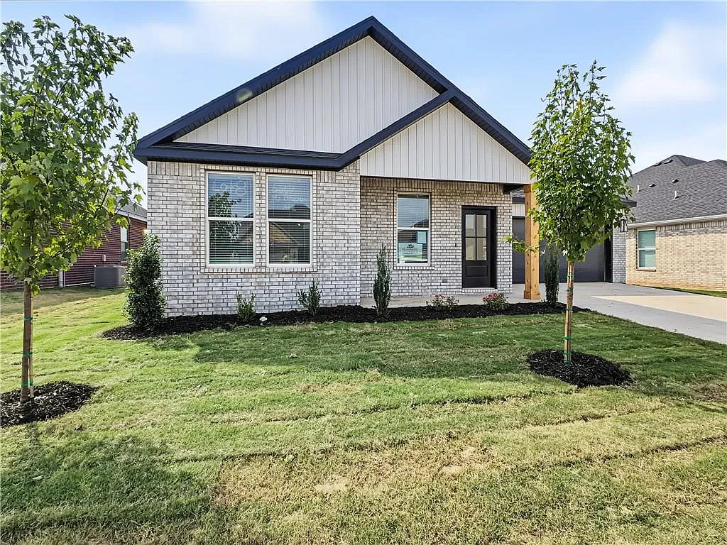 3 bed, 1780 sqft, $1,950 — Photo 1