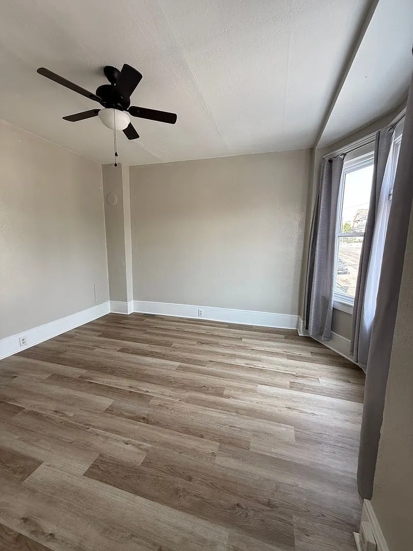720-722 W Granite — Photo 2