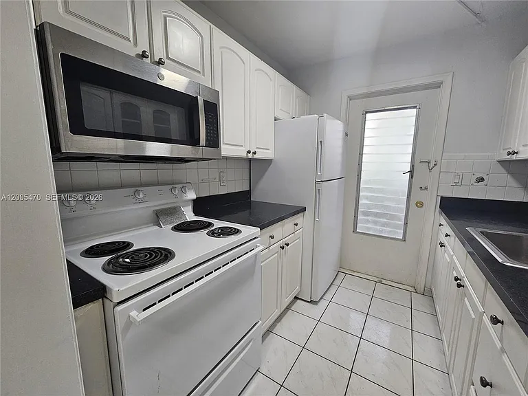 1719 Wiley St #2 — Photo 7