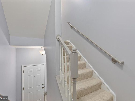3rd image of 24670 Hutchinson Farm Dr