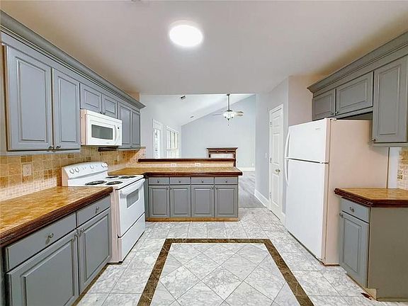 4th image of 1440 Gran Forest Dr