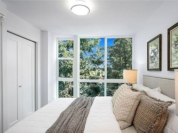 4th image of 3803 23rd Ave W