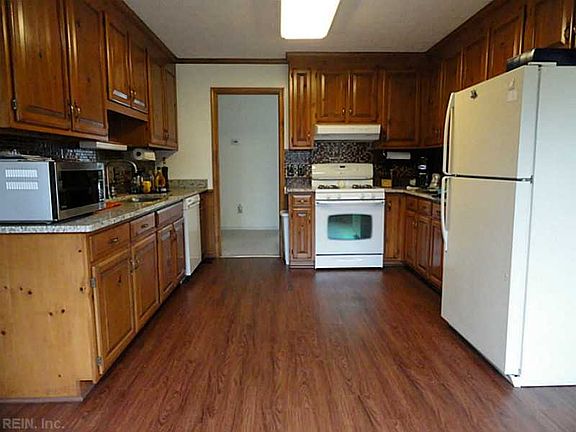 5th image of 113 Leslie Ln