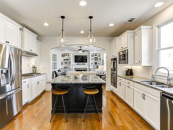 4th image of 3950 Obryant Cir SE