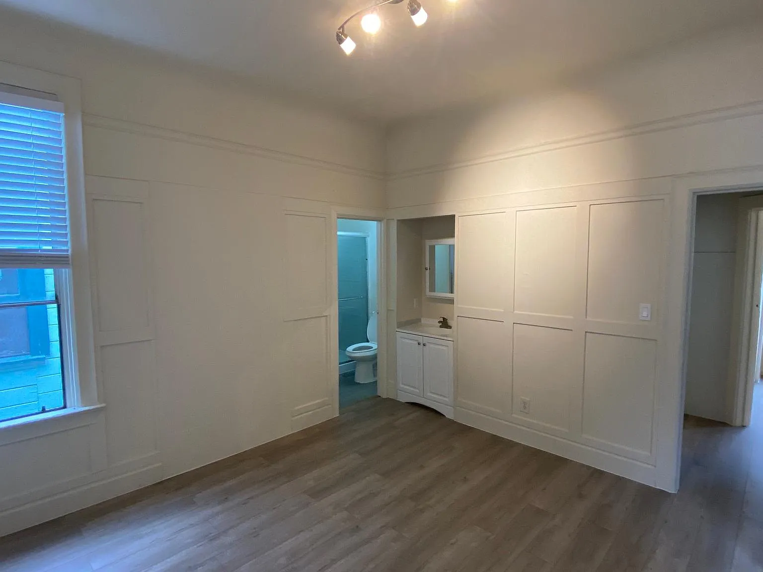 3 bed, 1200 sqft, $2,900 — Photo 4