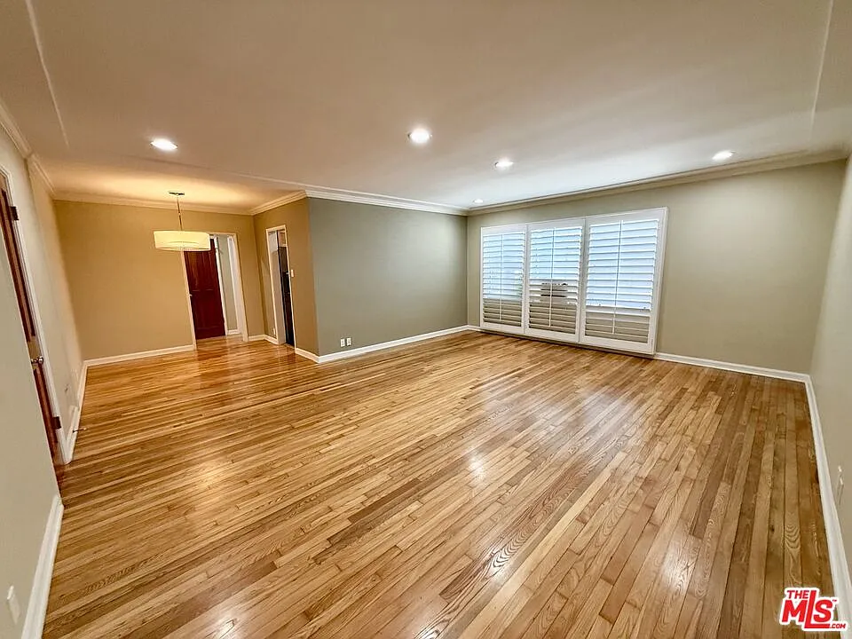 2 bed, 1.0 bath, $3,700 — Photo 3