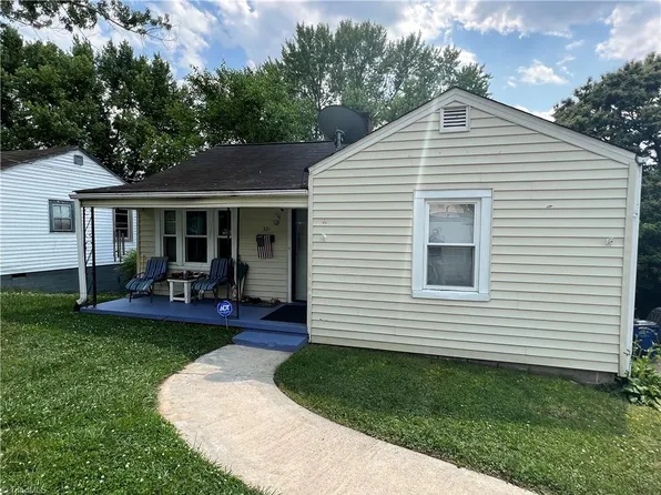 321 Andrews St, Mount Airy, NC 27030
