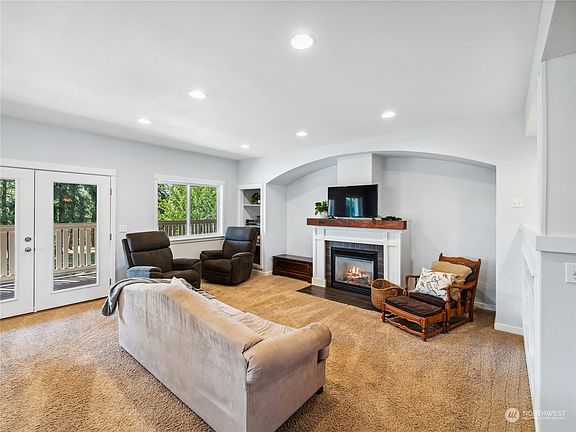 4th image of 6227 284th Street NW