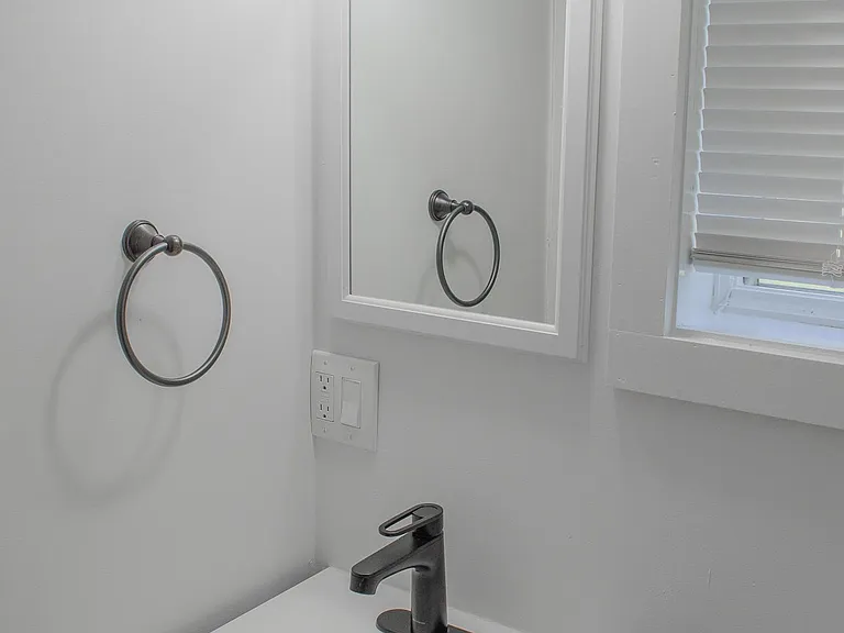 14 Brown Ave — Photo 7