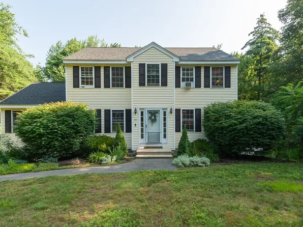 95 Bayberry Hill Rd, Townsend, MA 01474