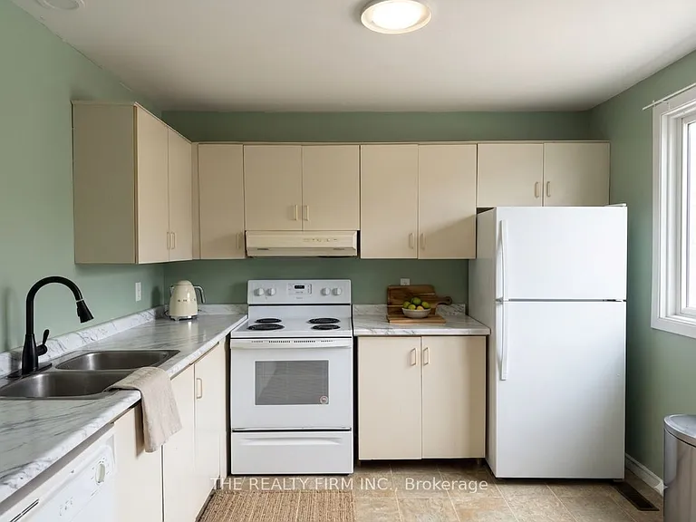 490 3rd St #34 — Photo 4