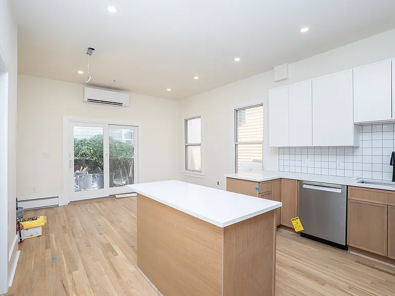 219 Trenton St #1 — Photo 2