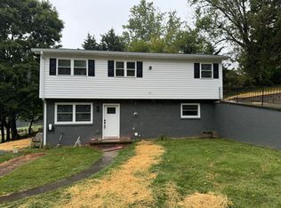 309 Floyd St SW #A, Abingdon, VA 24210