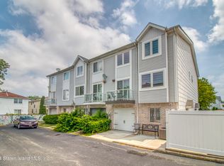 15 Peck Ct, Staten Island, NY 10306
