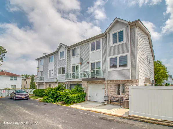 15 Peck Ct, Staten Island, NY 10306