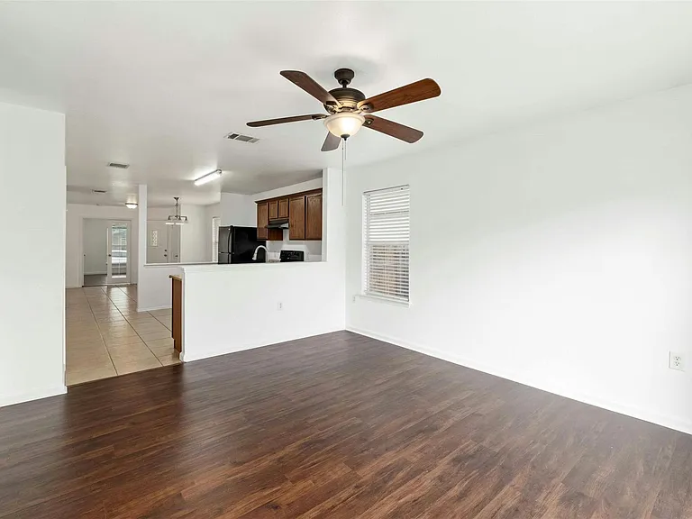 12409 Sky Harbor Dr — Photo 6