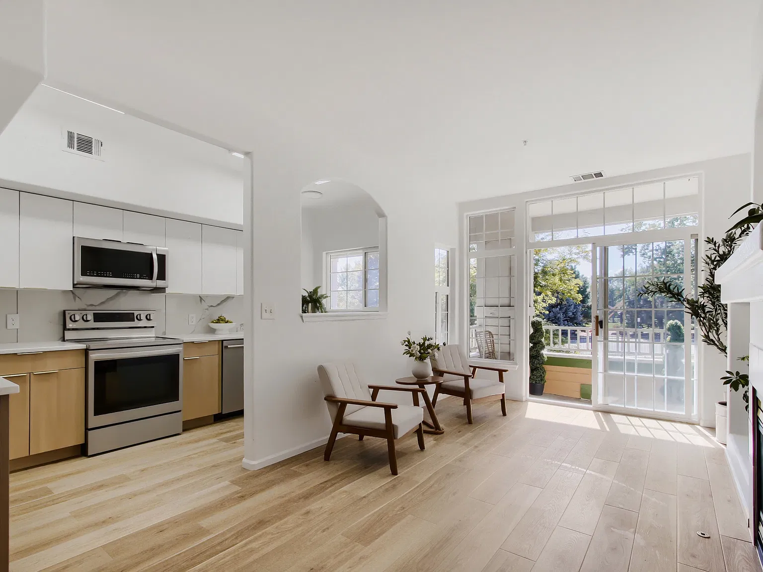 2 bed, 1224 sqft, $2,180 — Photo 4