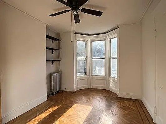 3rd image of 405 17th St #1