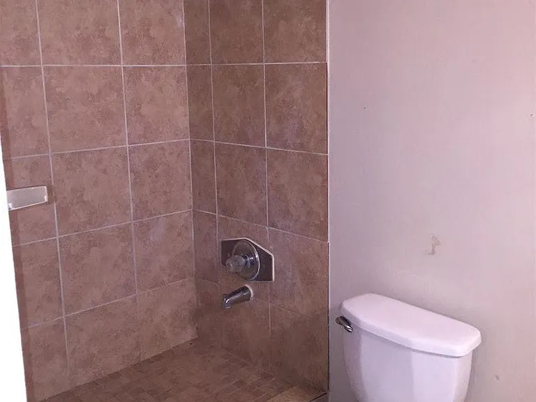 3703 Bremen Ave #3 — Photo 10