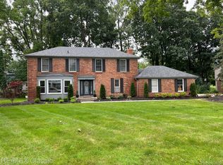4225 Hardwoods Dr, West Bloomfield, MI