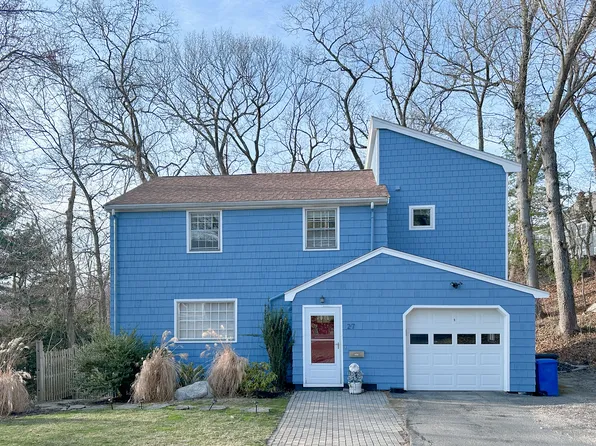 27 Rockville Ave, Lexington, MA 02421