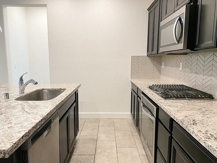 1419 Cheetah St — Photo 23