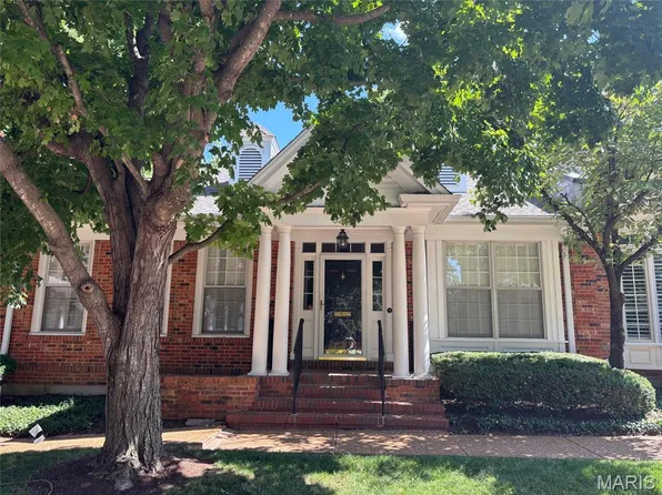 526 Middleton Ct, Saint Louis, MO 63122