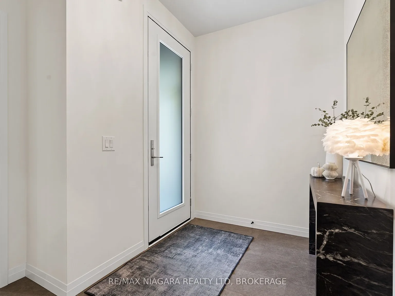 2 bed, $2,950 — Photo 4