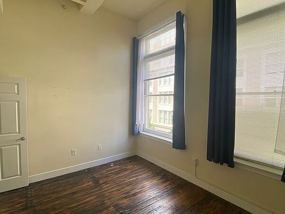 5th image of 525 E Grace St APT 307