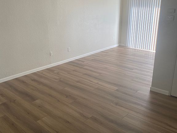 dining area with sliding glass door to the rear yard