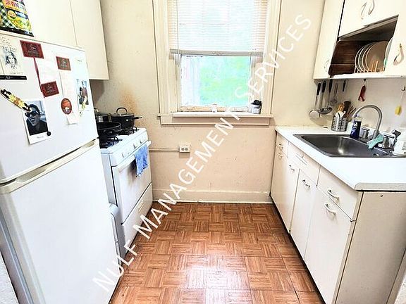 3rd image of 5649 Phillips Ave #11