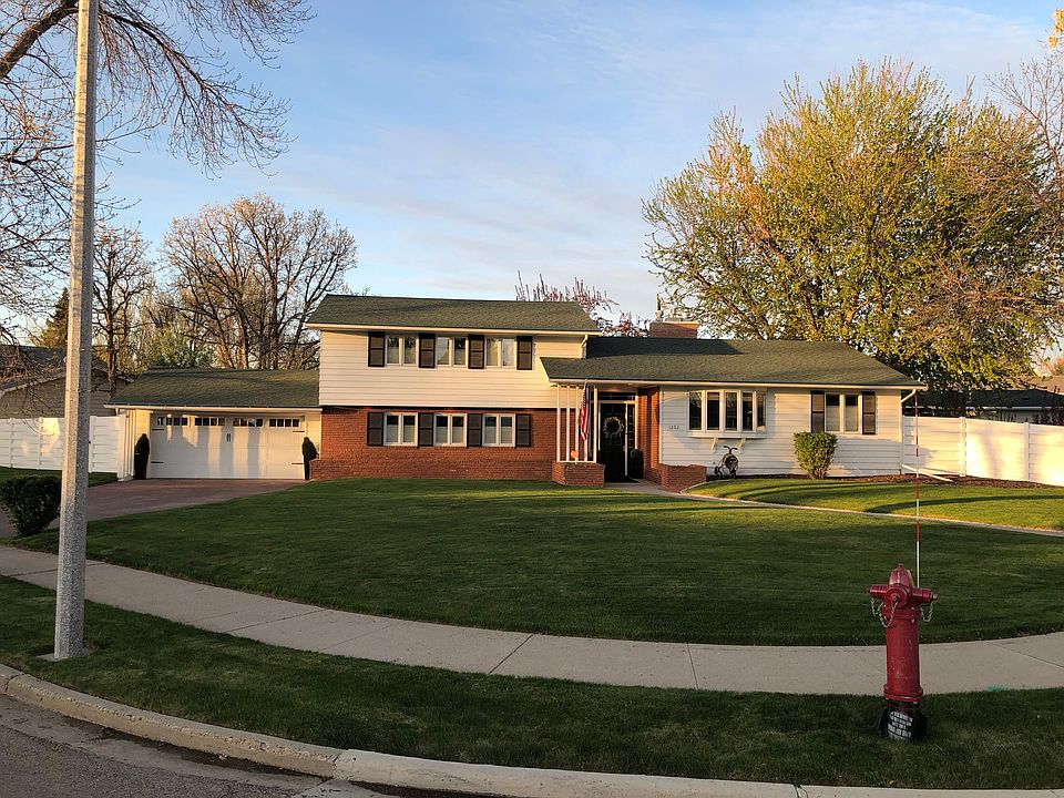 1st image of 1202 Hillcourt