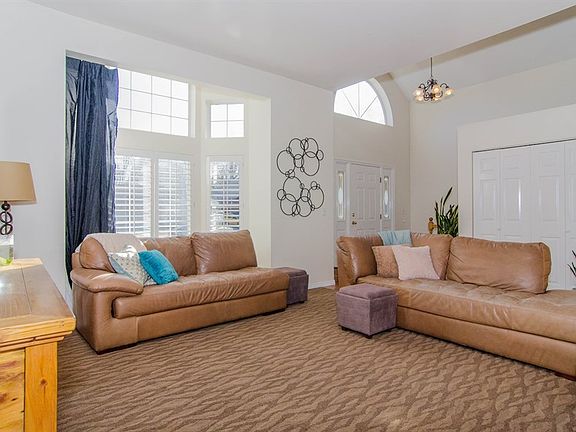 4th image of 1093 E Birchbrook Cir