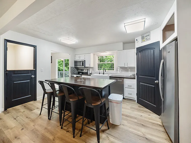 606 Sunset Dr — Photo 5