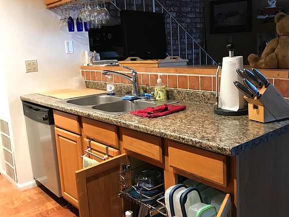 4th image of 2564 Tiller Ave
