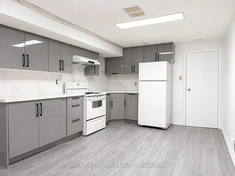 380 Lansdowne Ave #BASEMENT — Photo 5