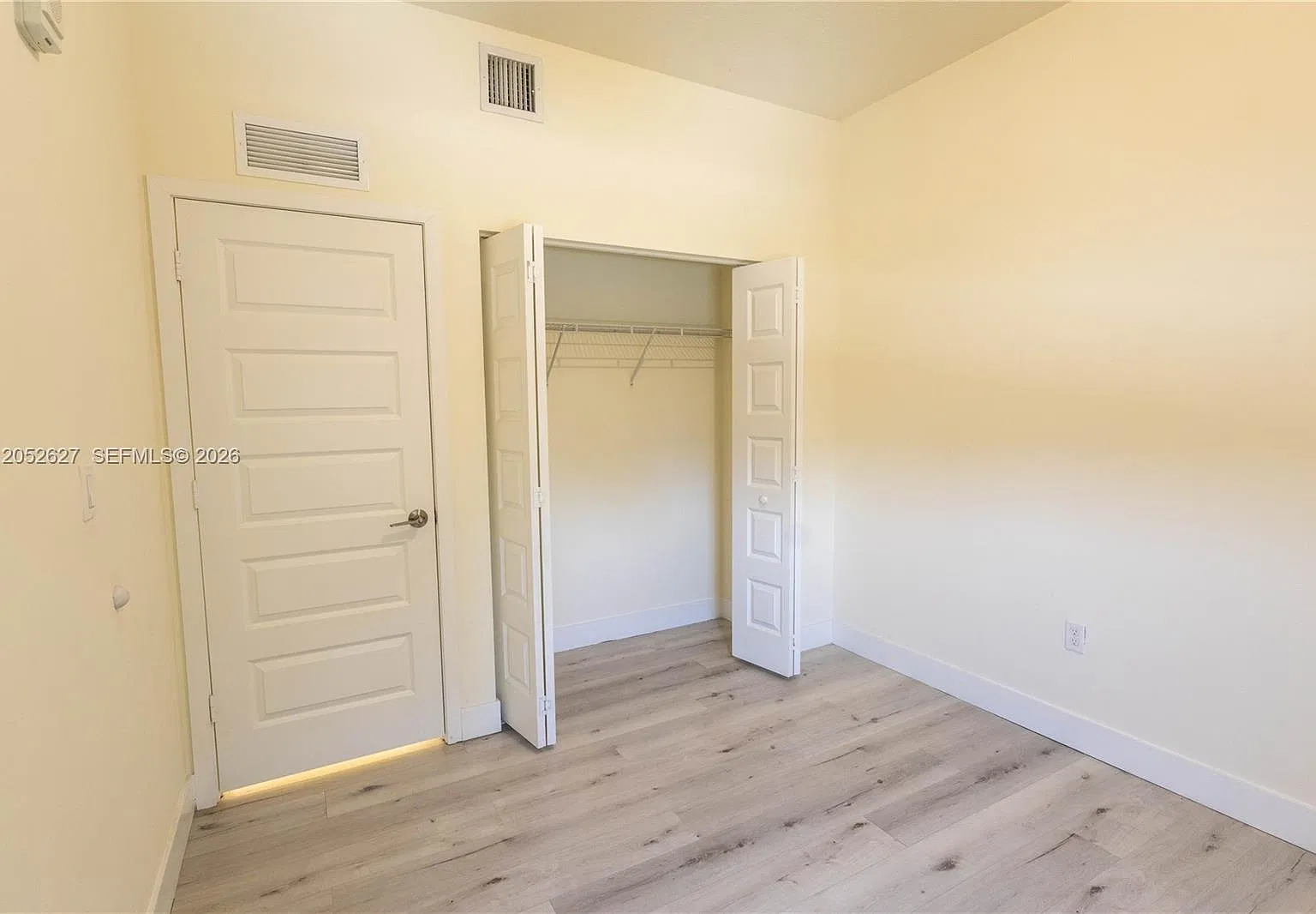 3 bed, 2.5 bath, 1429 sqft, $3,700 — Photo 4