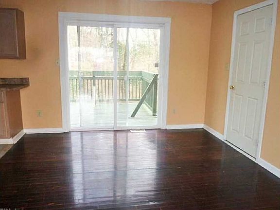2nd image of 40 Garfield Dr