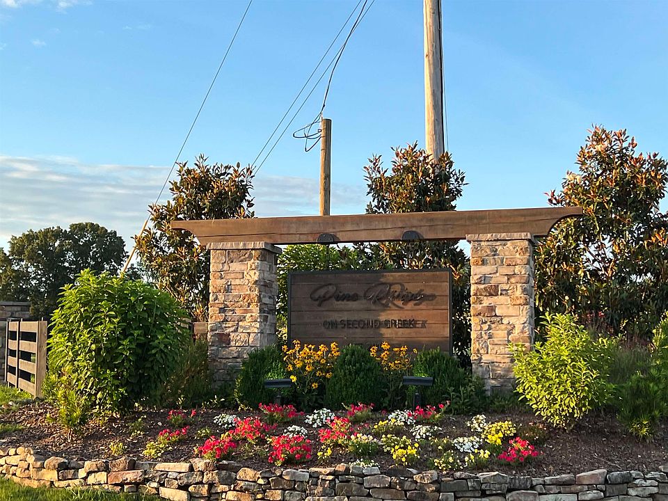 1st image of 215 Freeman Dr