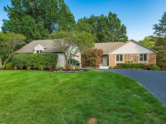 2nd image of 880 Harvest Lane Ct