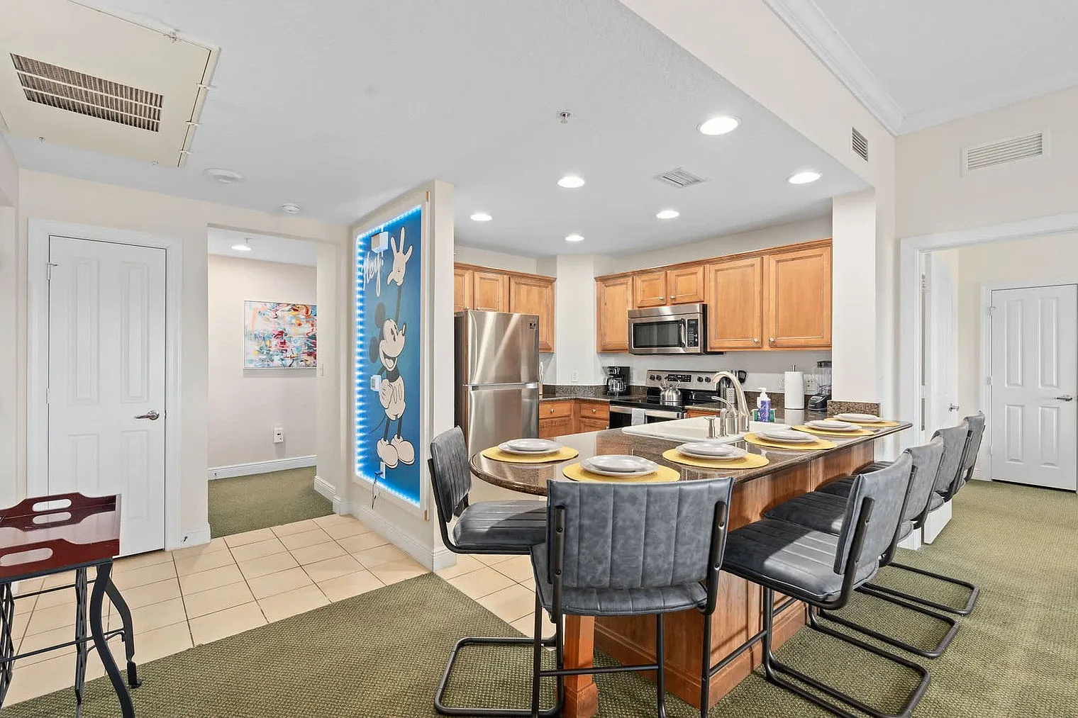3 bed, 2.0 bath, 1334 sqft, $3,597 — Photo 4