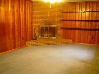 4th image of 8413 Freestone Ave