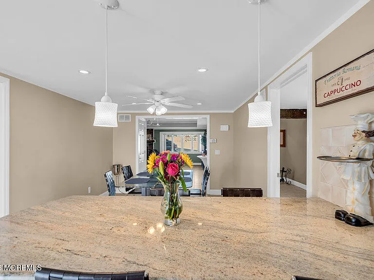 102 W Colony Rd — Photo 31