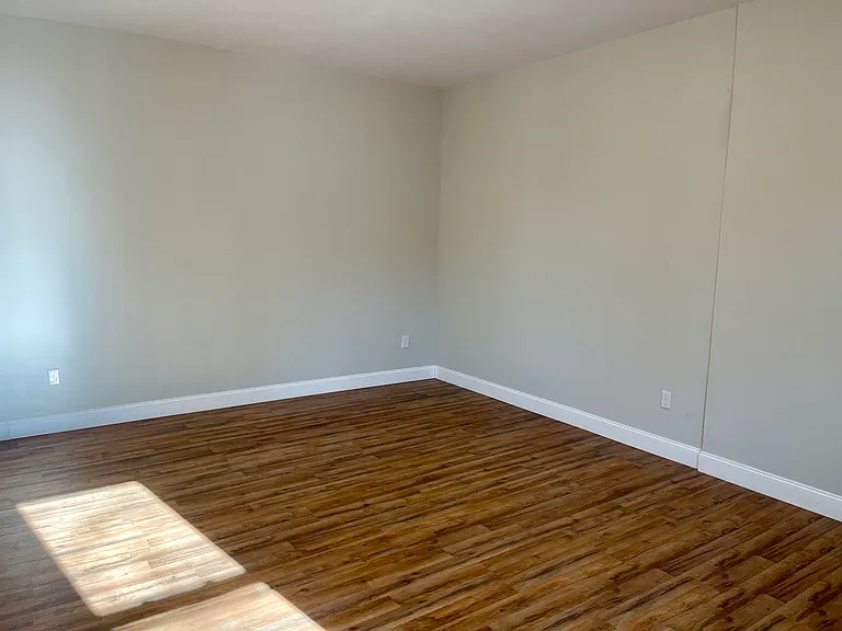 90 Pleasant St #A — Photo 15