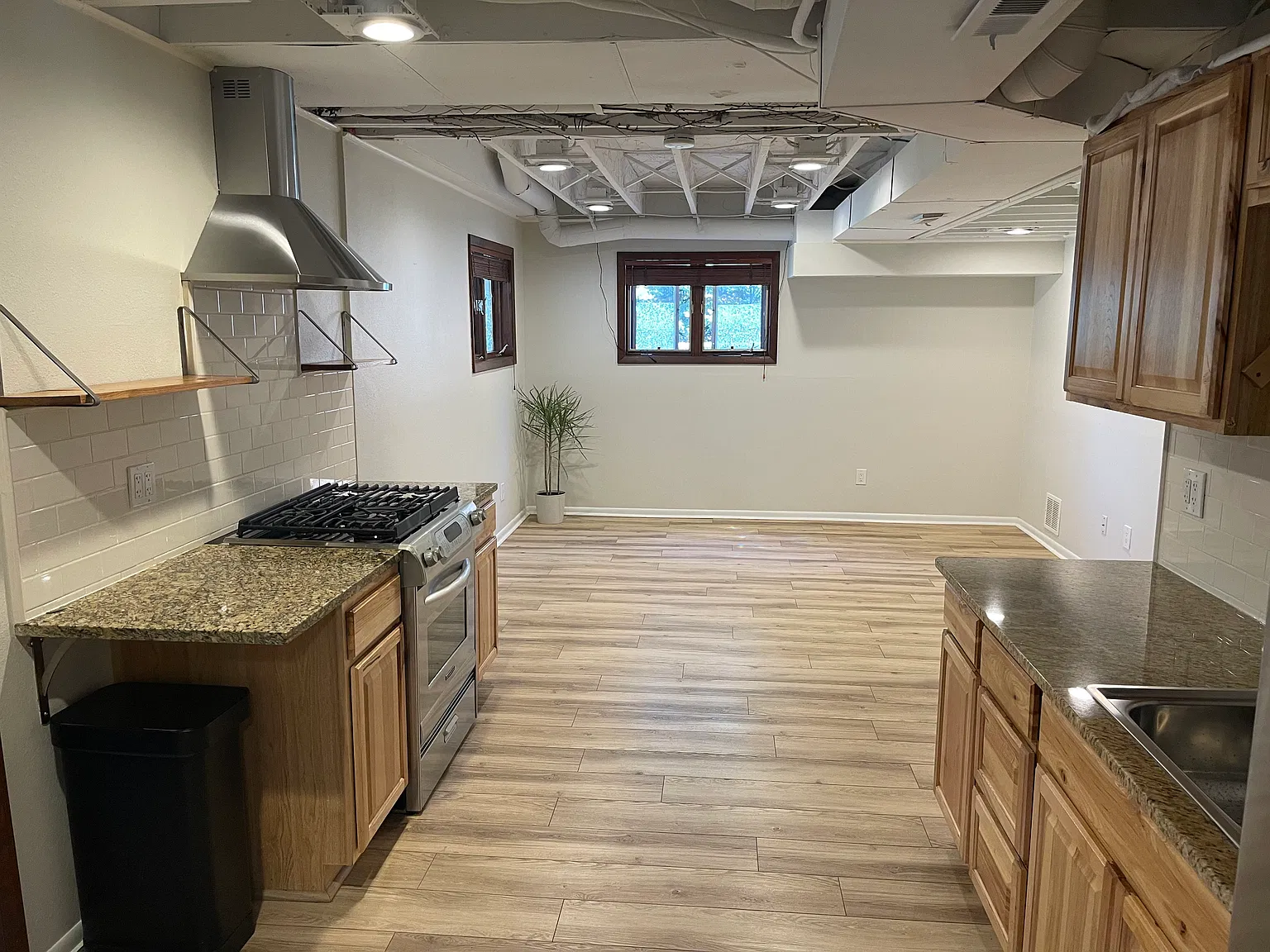 2 bed, 900 sqft, $1,600 — Photo 4