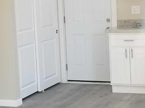 3rd image of 34 El Campo Dr