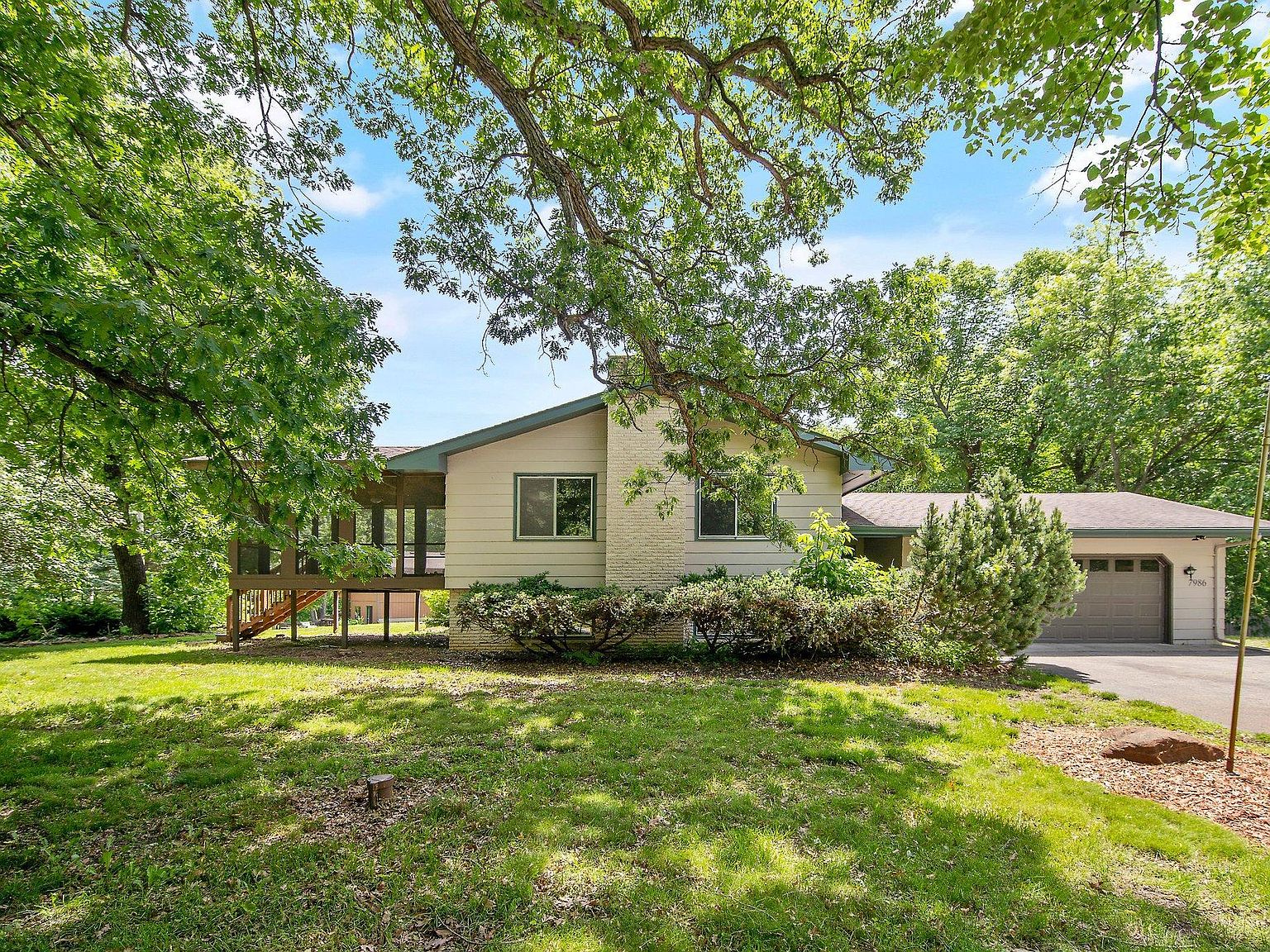 クロード・モネ、GARDEN HOUSE ON THE BANKS OF THE 7986 Braddock Ave NE, Monticello, MN 55362 | Zillow